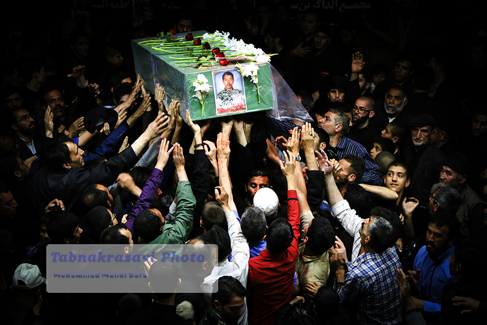 گزارش تصویری مراسم وداع با پیکر شهید مدافع حرم در شب شهادت امام موسی جعفر