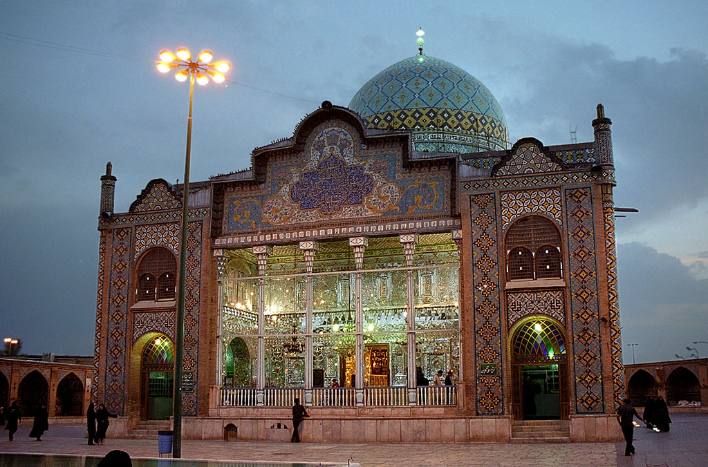 توقف در طرح توسعه امامزاده حسین قزوین توقف در طرح توسعه امامزاده حسین قزوین