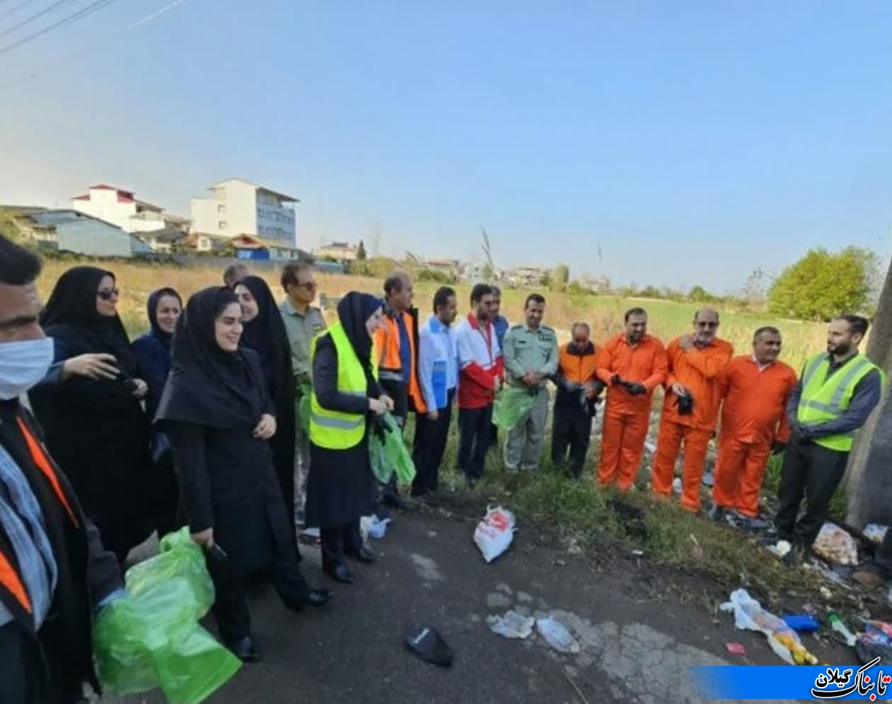 مشارکت در طرح جمع آوری پسماند روستای احمدآباد شهرستان رودسر