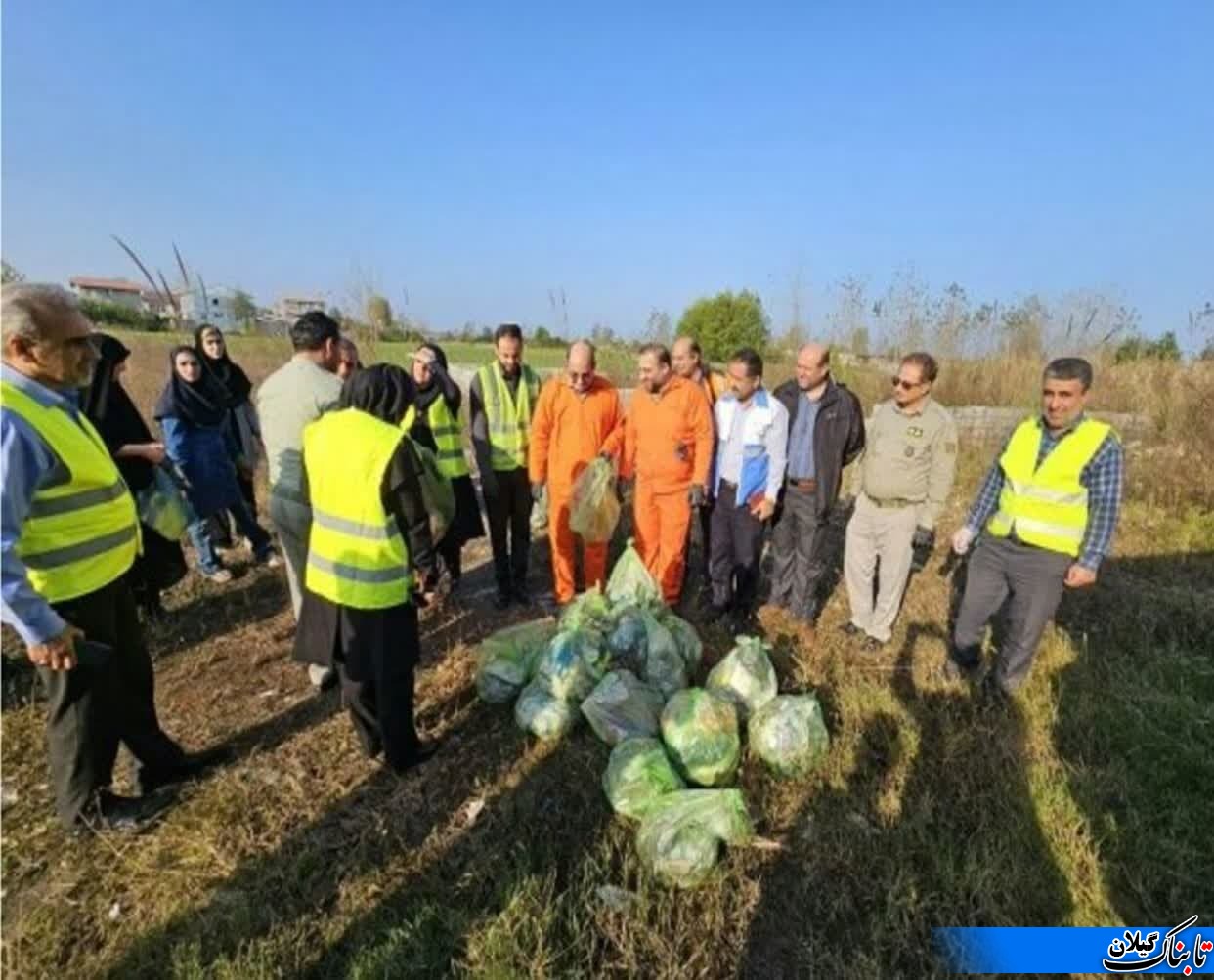 مشارکت در طرح جمع آوری پسماند روستای احمدآباد شهرستان رودسر