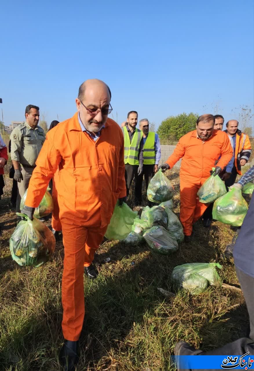 مشارکت در طرح جمع آوری پسماند روستای احمدآباد شهرستان رودسر