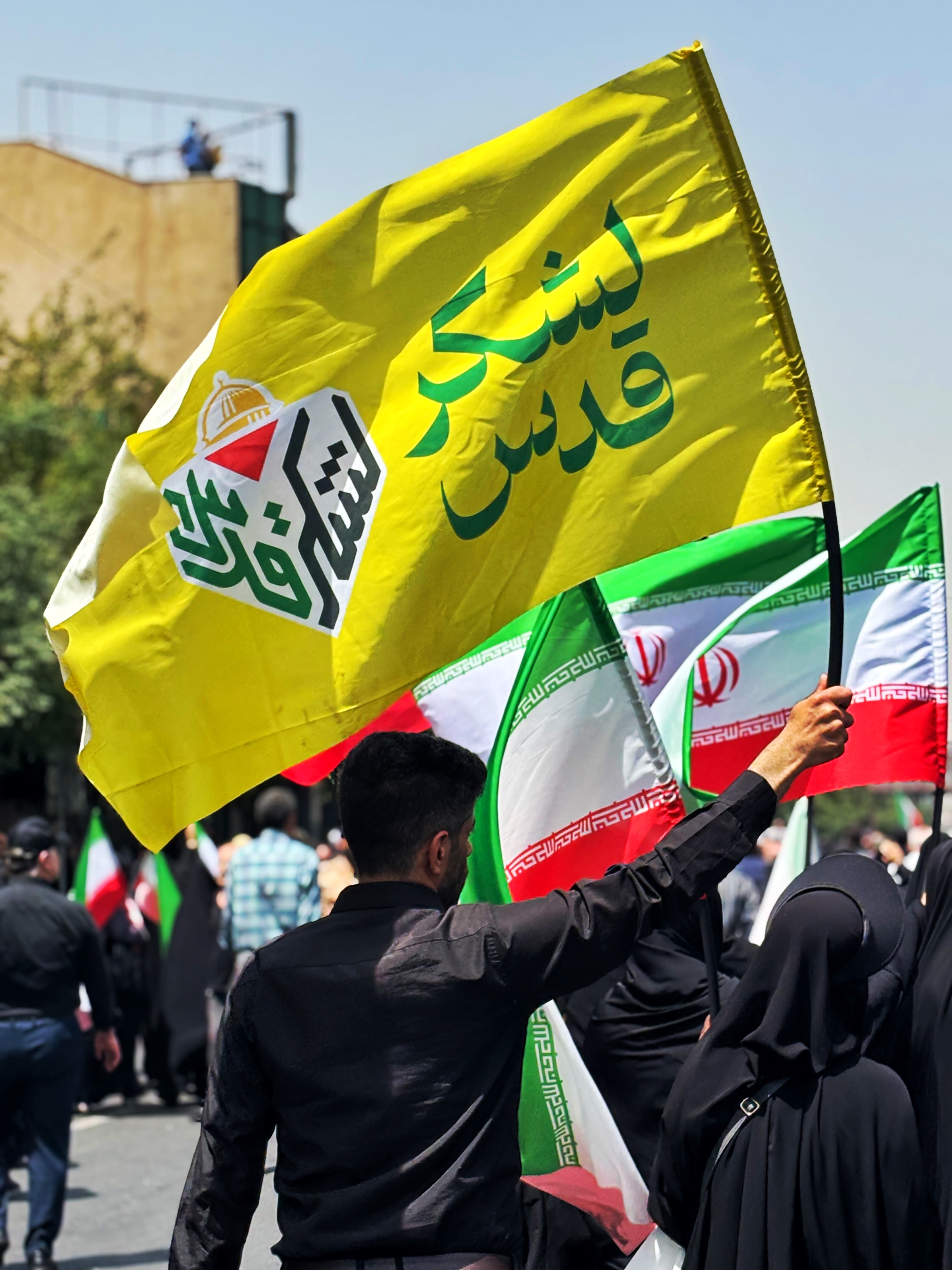 وداع با شکوه تهرانی ها با شهدای حمله رژیم صهیونیستی/ در حال تنظیم