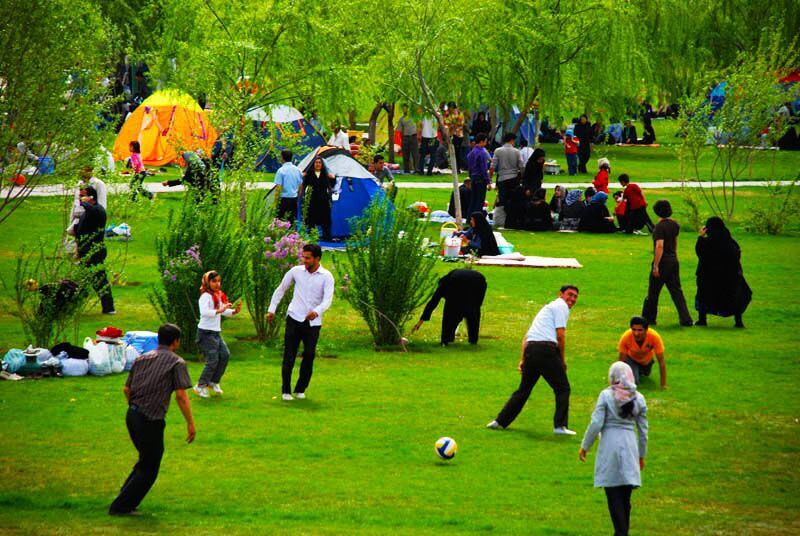 سیزده به در؛ روز احترام به طبیعت است/ به یاد امام شهید نهال بکاریم سیزده به در؛ روز احترام به طبیعت است/ به یاد امام شهید نهال بکاریم